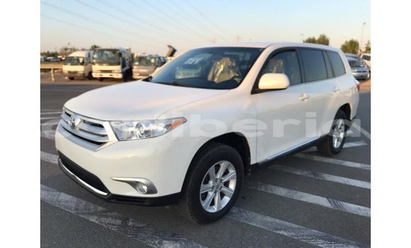 Buy Import Toyota Highlander White Car in Import - Dubai in Bomi County Buy Import Toyota Highlander White Car in Import - Dubai in Bomi County