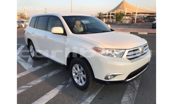 Buy Import Toyota Highlander White Car in Import - Dubai in Bomi County Buy Import Toyota Highlander White Car in Import - Dubai in Bomi County