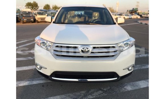 Buy Import Toyota Highlander White Car in Import - Dubai in Bomi County Buy Import Toyota Highlander White Car in Import - Dubai in Bomi County