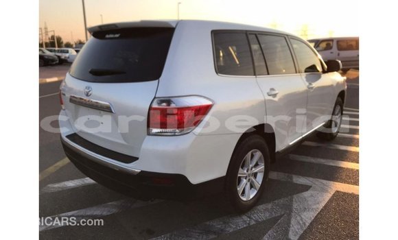 Buy Import Toyota Highlander White Car in Import - Dubai in Bomi County Buy Import Toyota Highlander White Car in Import - Dubai in Bomi County