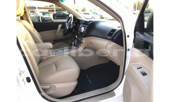 Buy Import Toyota Highlander White Car in Import - Dubai in Bomi County Buy Import Toyota Highlander White Car in Import - Dubai in Bomi County
