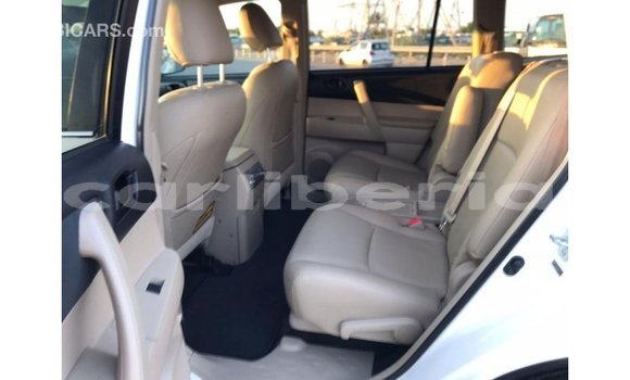 Buy Import Toyota Highlander White Car in Import - Dubai in Bomi County Buy Import Toyota Highlander White Car in Import - Dubai in Bomi County