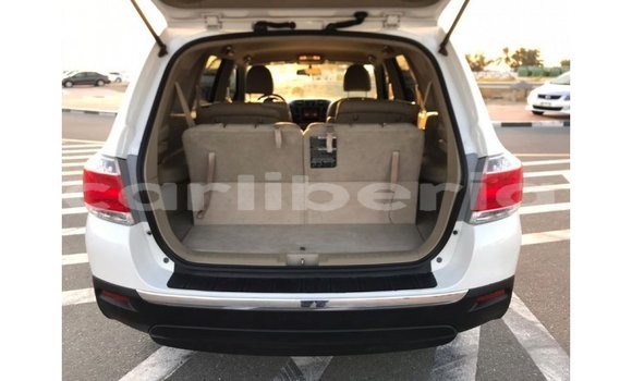 Buy Import Toyota Highlander White Car in Import - Dubai in Bomi County Buy Import Toyota Highlander White Car in Import - Dubai in Bomi County
