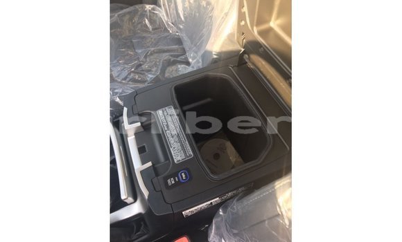 Acheter Import Voiture Toyota Land Cruiser Noir à Import - Dubai, Comté de Bomi Acheter Import Voiture Toyota Land Cruiser Noir à Import - Dubai, Comté de Bomi