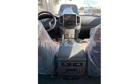 Acheter Import Voiture Toyota Land Cruiser Blanc à Import - Dubai, Comté de Bomi Acheter Import Voiture Toyota Land Cruiser Blanc à Import - Dubai, Comté de Bomi