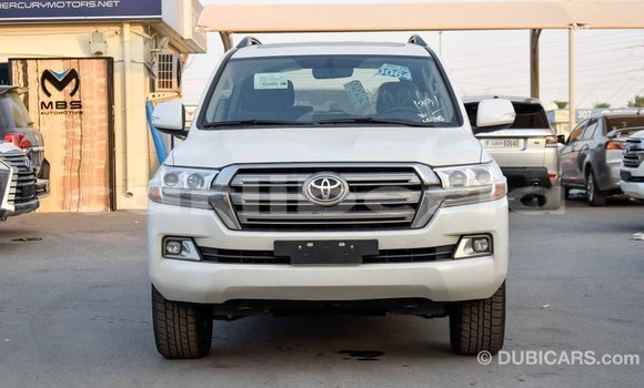 Acheter Import Voiture Toyota Land Cruiser Blanc à Import - Dubai, Comté de Bomi Acheter Import Voiture Toyota Land Cruiser Blanc à Import - Dubai, Comté de Bomi