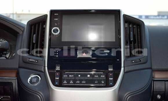 Acheter Import Voiture Toyota Land Cruiser Blanc à Import - Dubai, Comté de Bomi Acheter Import Voiture Toyota Land Cruiser Blanc à Import - Dubai, Comté de Bomi