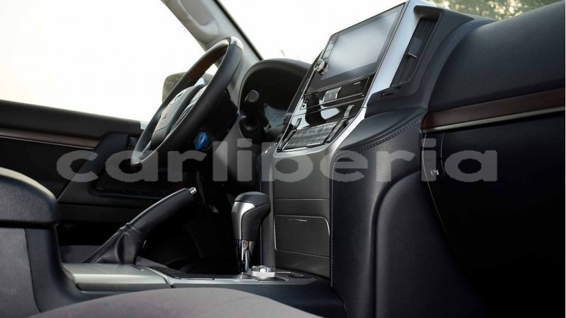 Big with watermark toyota land cruiser bomi county import dubai 2038