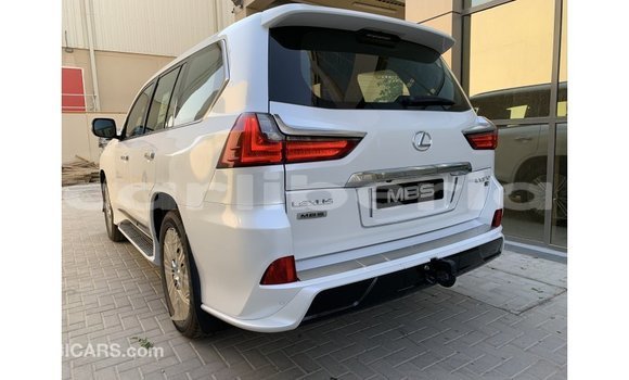 Acheter Import Voiture Lexus LX Blanc à Import - Dubai, Comté de Bomi Acheter Import Voiture Lexus LX Blanc à Import - Dubai, Comté de Bomi
