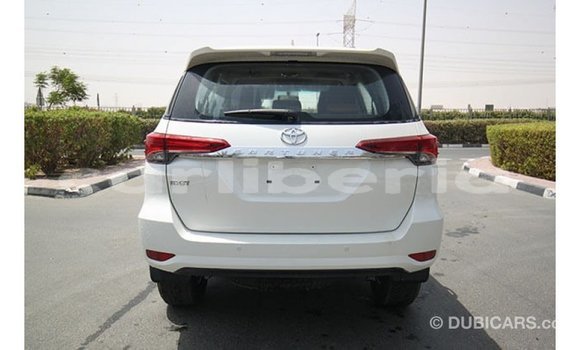 Acheter Import Voiture Toyota Fortuner Blanc à Import - Dubai, Comté de Bomi Acheter Import Voiture Toyota Fortuner Blanc à Import - Dubai, Comté de Bomi