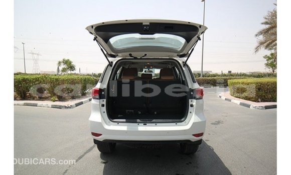 Acheter Import Voiture Toyota Fortuner Blanc à Import - Dubai, Comté de Bomi Acheter Import Voiture Toyota Fortuner Blanc à Import - Dubai, Comté de Bomi