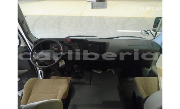 Acheter Import Voiture Abarth 595 Blanc à Import - Dubai, Comté de Bomi Acheter Import Voiture Abarth 595 Blanc à Import - Dubai, Comté de Bomi