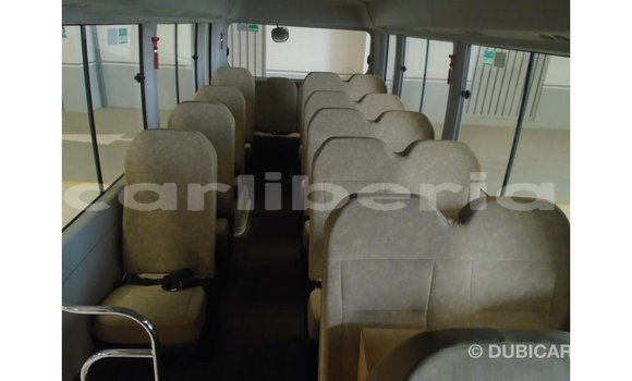 Acheter Import Voiture Abarth 595 Blanc à Import - Dubai, Comté de Bomi Acheter Import Voiture Abarth 595 Blanc à Import - Dubai, Comté de Bomi