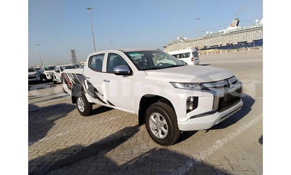 Acheter Import Voiture Mitsubishi L200 Blanc à Import - Dubai, Comté de Bomi Acheter Import Voiture Mitsubishi L200 Blanc à Import - Dubai, Comté de Bomi