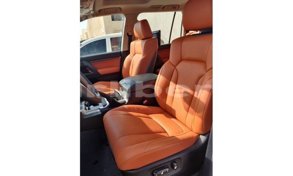 Acheter Import Voiture Toyota Land Cruiser Blanc à Import - Dubai, Comté de Bomi Acheter Import Voiture Toyota Land Cruiser Blanc à Import - Dubai, Comté de Bomi