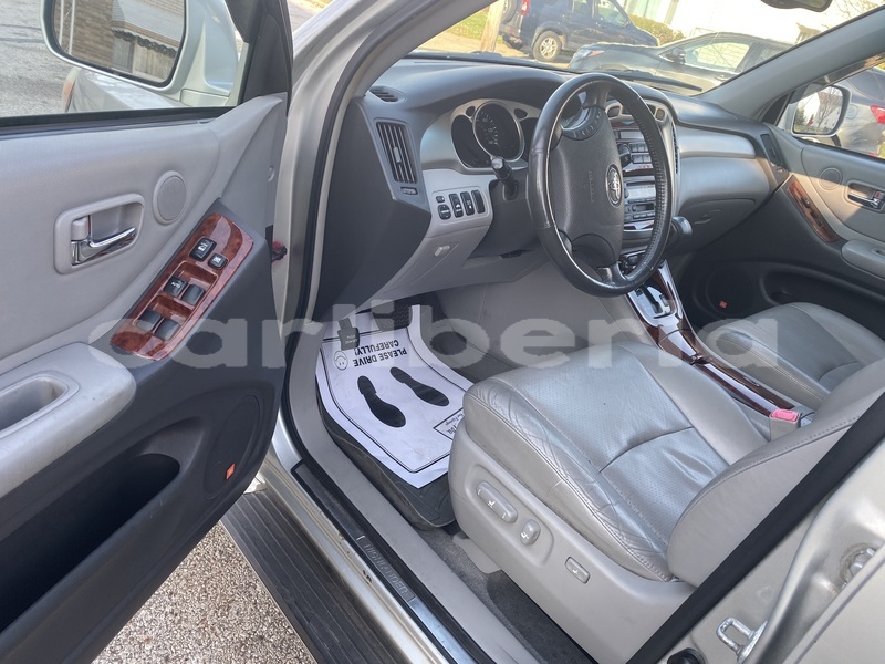 Big with watermark toyota highlander montserrado county monrovia 2106