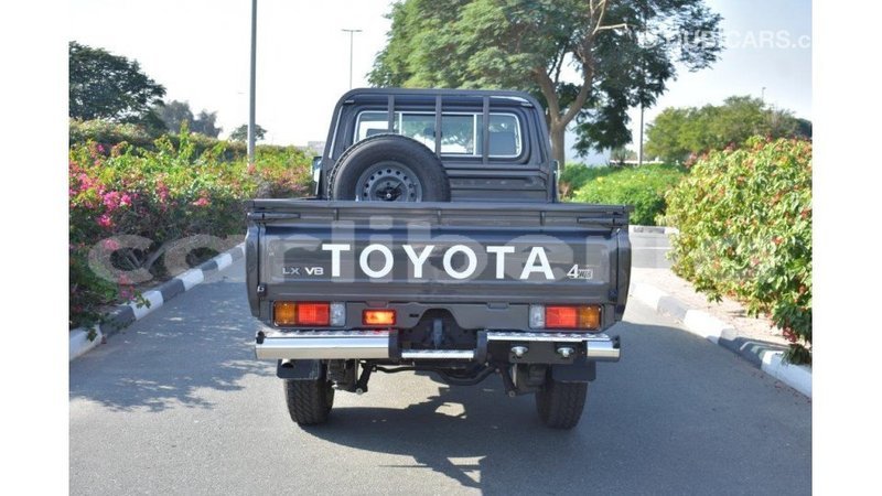 Big with watermark toyota land cruiser bomi county import dubai 2107