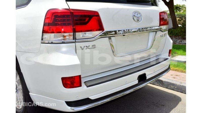 Big with watermark toyota land cruiser bomi county import dubai 2119