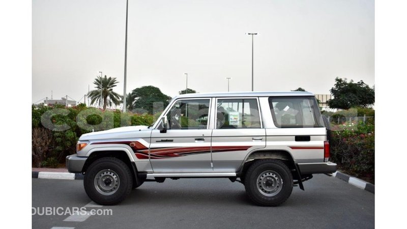 Big with watermark toyota land cruiser bomi county import dubai 2142