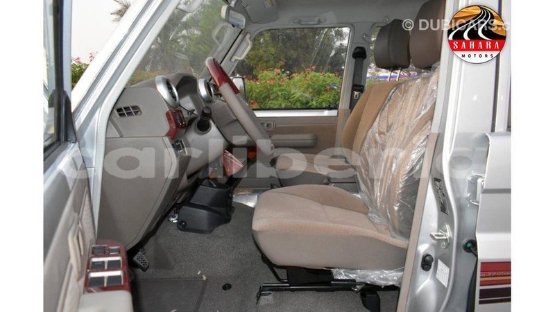 Big with watermark toyota land cruiser bomi county import dubai 2152