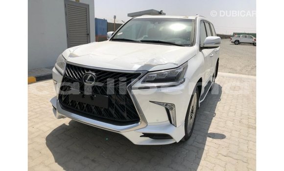Acheter Import Voiture Lexus LX Blanc à Import - Dubai, Comté de Bomi Acheter Import Voiture Lexus LX Blanc à Import - Dubai, Comté de Bomi