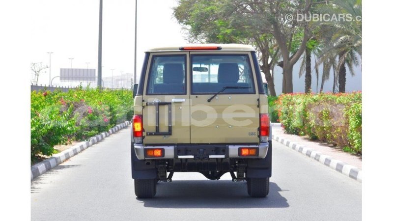 Big with watermark toyota land cruiser bomi county import dubai 2159