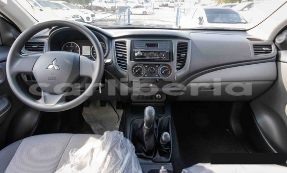 Acheter Import Voiture Mitsubishi L200 Blanc à Import - Dubai, Comté de Bomi Acheter Import Voiture Mitsubishi L200 Blanc à Import - Dubai, Comté de Bomi