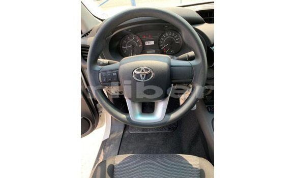 Acheter Import Voiture Toyota Hilux Blanc à Import - Dubai, Comté de Bomi Acheter Import Voiture Toyota Hilux Blanc à Import - Dubai, Comté de Bomi