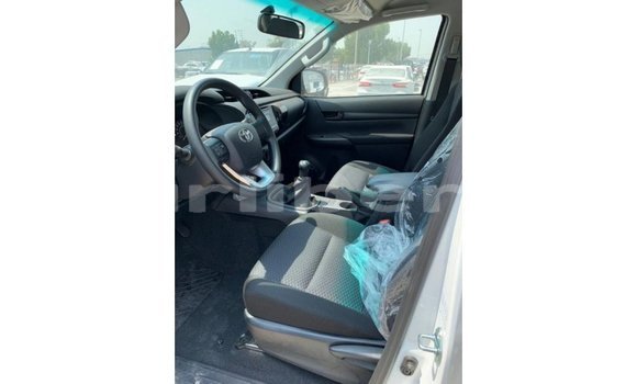 Acheter Import Voiture Toyota Hilux Blanc à Import - Dubai, Comté de Bomi Acheter Import Voiture Toyota Hilux Blanc à Import - Dubai, Comté de Bomi