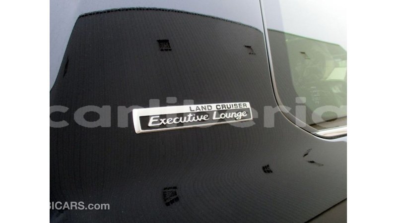 Big with watermark toyota land cruiser bomi county import dubai 2203