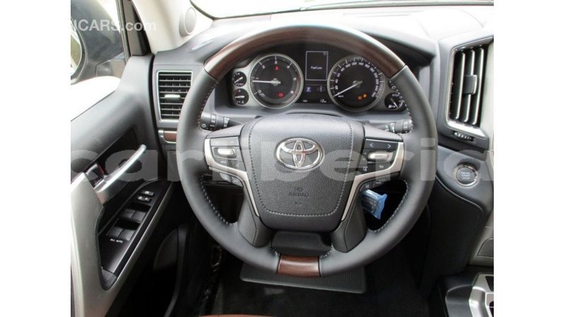 Big with watermark toyota land cruiser bomi county import dubai 2203