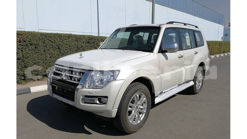 Big with watermark mitsubishi pajero bomi county import dubai 2208