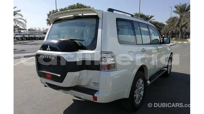 Big with watermark mitsubishi pajero bomi county import dubai 2208