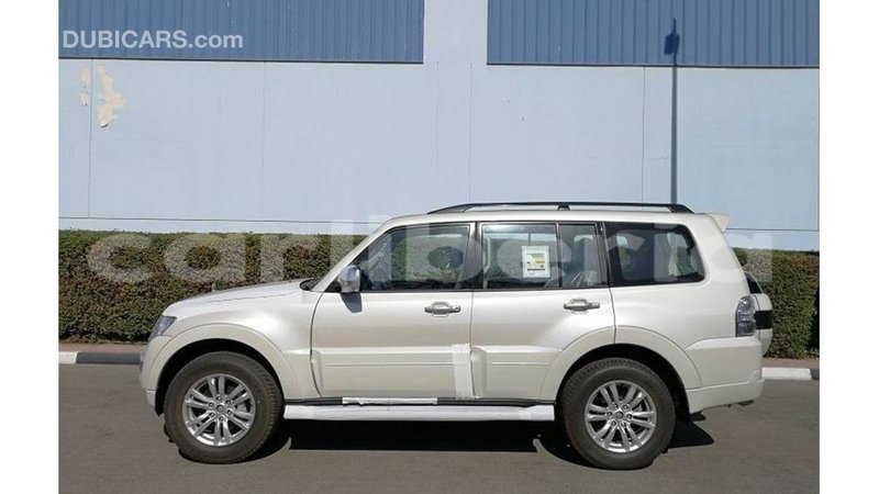 Big with watermark mitsubishi pajero bomi county import dubai 2208