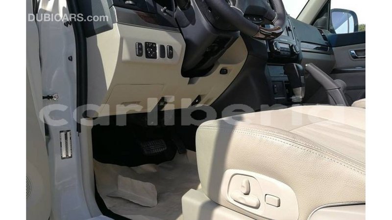 Big with watermark mitsubishi pajero bomi county import dubai 2208