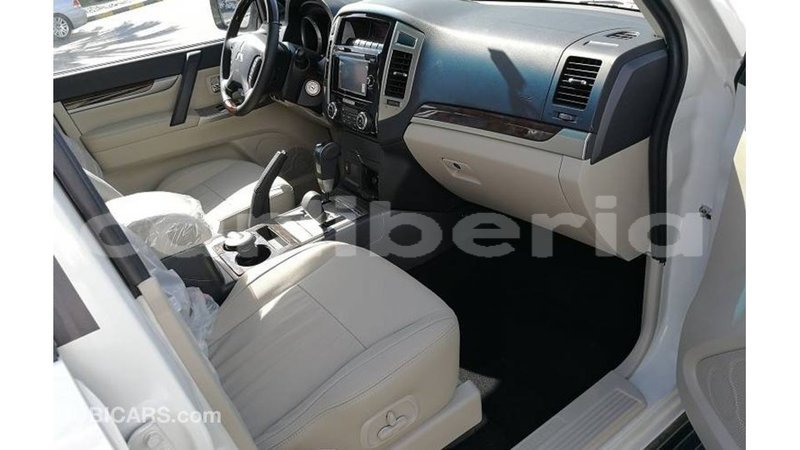 Big with watermark mitsubishi pajero bomi county import dubai 2208