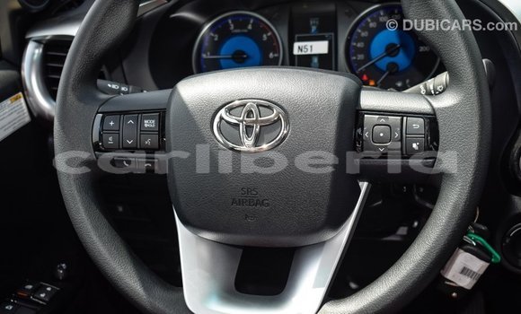 Acheter Import Voiture Toyota Hilux Noir à Import - Dubai, Comté de Bomi Acheter Import Voiture Toyota Hilux Noir à Import - Dubai, Comté de Bomi