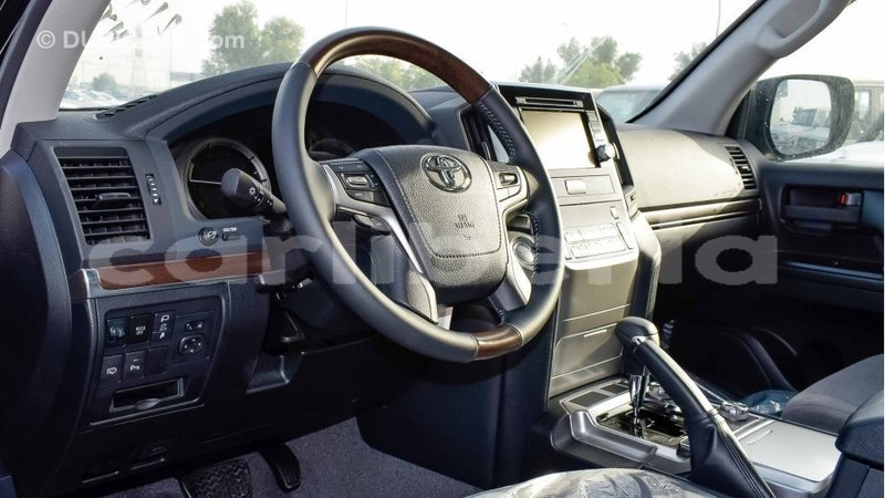 Big with watermark toyota land cruiser bomi county import dubai 2238