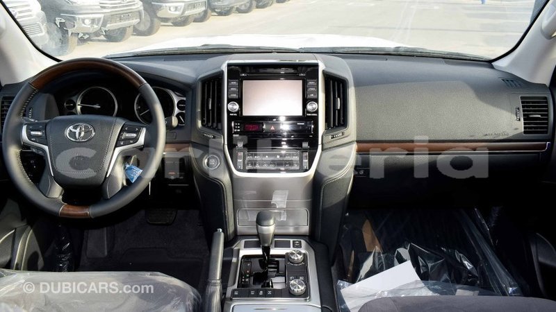 Big with watermark toyota land cruiser bomi county import dubai 2238