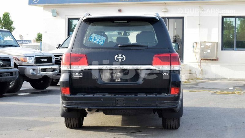 Big with watermark toyota land cruiser bomi county import dubai 2238