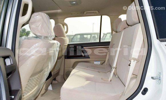 Acheter Import Voiture Toyota Land Cruiser Blanc à Import - Dubai, Comté de Bomi Acheter Import Voiture Toyota Land Cruiser Blanc à Import - Dubai, Comté de Bomi