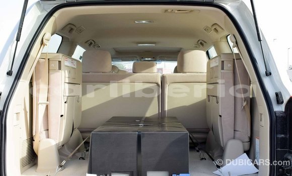 Acheter Import Voiture Toyota Land Cruiser Blanc à Import - Dubai, Comté de Bomi Acheter Import Voiture Toyota Land Cruiser Blanc à Import - Dubai, Comté de Bomi