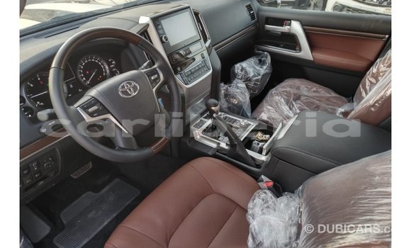 Acheter Import Voiture Toyota Land Cruiser Blanc à Import - Dubai, Comté de Bomi Acheter Import Voiture Toyota Land Cruiser Blanc à Import - Dubai, Comté de Bomi