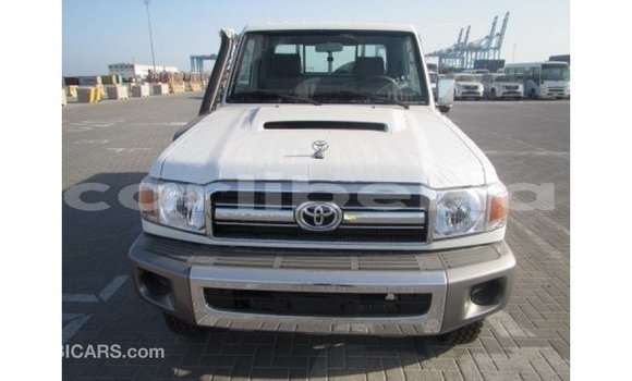 Acheter Import Voiture Toyota Land Cruiser Blanc à Import - Dubai, Comté de Bomi Acheter Import Voiture Toyota Land Cruiser Blanc à Import - Dubai, Comté de Bomi