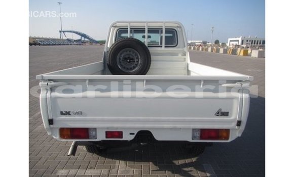 Acheter Import Voiture Toyota Land Cruiser Blanc à Import - Dubai, Comté de Bomi Acheter Import Voiture Toyota Land Cruiser Blanc à Import - Dubai, Comté de Bomi