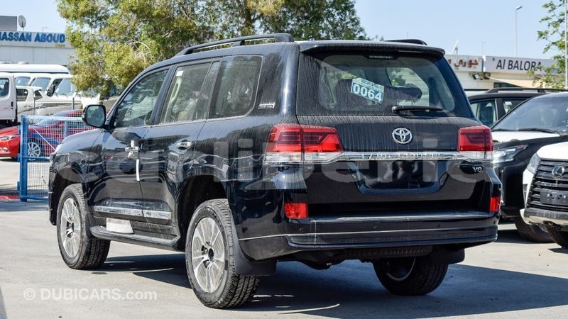 Big with watermark toyota land cruiser bomi county import dubai 2265