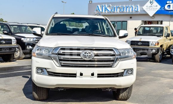 Acheter Import Voiture Toyota Land Cruiser Blanc à Import - Dubai, Comté de Bomi Acheter Import Voiture Toyota Land Cruiser Blanc à Import - Dubai, Comté de Bomi