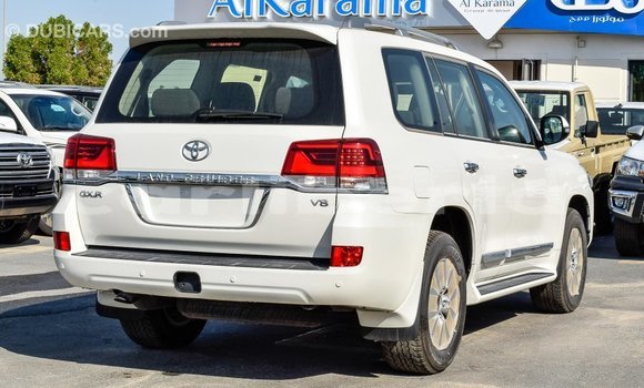 Acheter Import Voiture Toyota Land Cruiser Blanc à Import - Dubai, Comté de Bomi Acheter Import Voiture Toyota Land Cruiser Blanc à Import - Dubai, Comté de Bomi