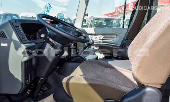 Acheter Import Voiture Toyota Coaster Blanc à Import - Dubai, Comté de Bomi Acheter Import Voiture Toyota Coaster Blanc à Import - Dubai, Comté de Bomi