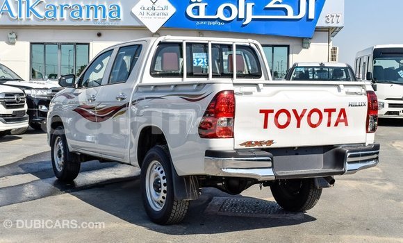 Acheter Import Voiture Toyota Hilux Blanc à Import - Dubai, Comté de Bomi Acheter Import Voiture Toyota Hilux Blanc à Import - Dubai, Comté de Bomi